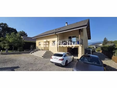maison 6 pièces - 179 m²