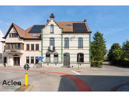 statige herenwoning met authentieke grandeur aan het plei...