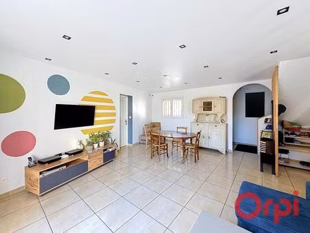 maison 2 chambres avec garage  extérieur et climatisation à louer – pia
