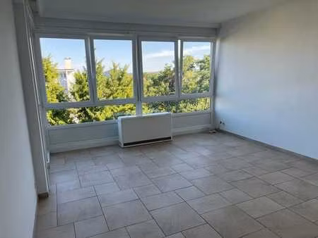 appartement lumineux ! + garage indépendant (optionnel)