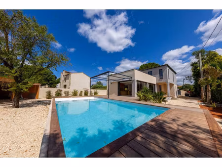 villa de luxe à vendre à aigues-vives