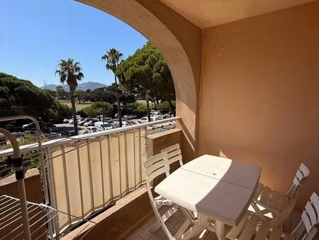 ? studio meublé 24 m² avec terrasse – bail mobilité – hyères