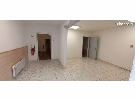 appartement gy rdc centre. f2. 78 m2. libre courant sept. 2026
