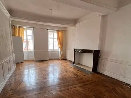 grand t4bis de charme 110m² en centre ville avec balcon
