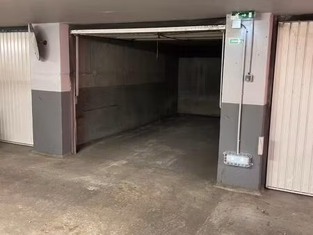 location garage sécurisé