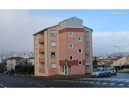 loue grand studio équipé les cezeaux