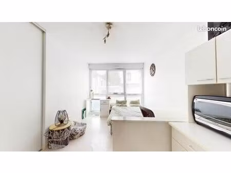 studio 1 pièce 22 m²