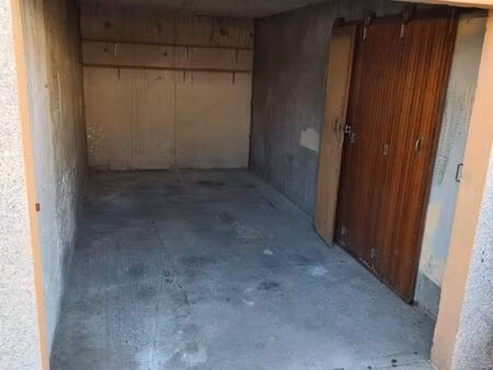 à louer – garage 15 m² – perpignan