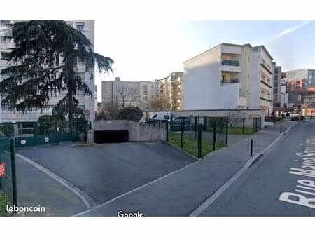 place parking securisee arret t9 beethoven concorde