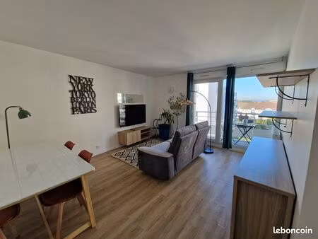 superbe t3 meublé à cergy-le-haut - confortable  lumineux et chaleureux