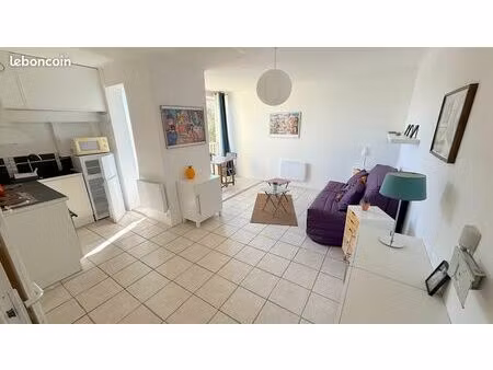 loue a l'année studio 28 m2 carnon