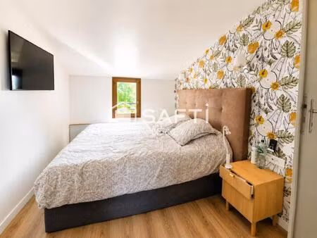 maison non mitoyenne   beaux volumes