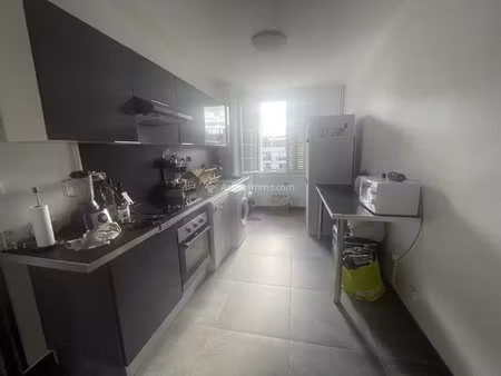 à louer - appartement t2 de 56 m² au gratte-ciel
