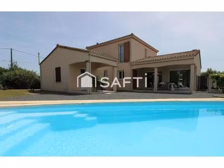 maison 3 chambres / piscine / terrain