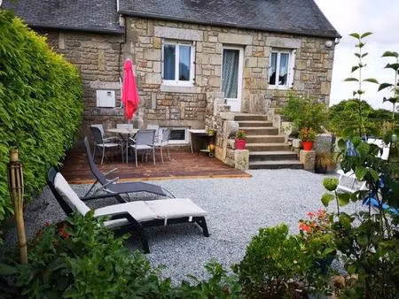 maison en pierres sur terrain de 4898 m2