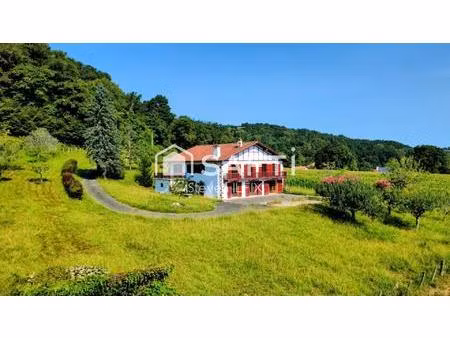 maison basque de 336 m². 2 logements indépendants