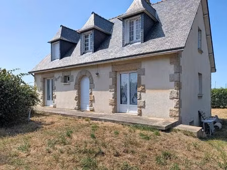 maison néo-bretonne dans le centre de beaussais-sur-mer