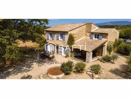 bastide en pierre de 124 m² à cucuron – un bien rare au cœur du luberon