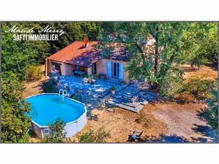 villa construction traditionnelle d'une surface de 125 m2 - 3 chambres - deux pièces d'eau
