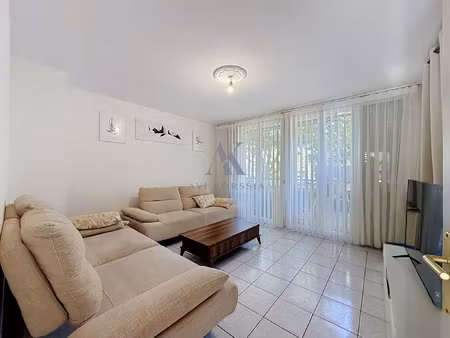 saint-priest appartement t4 lumineux avec parking et cave