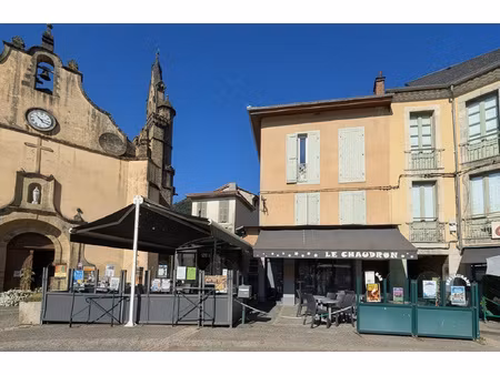 fonds de commerce au coeur du village