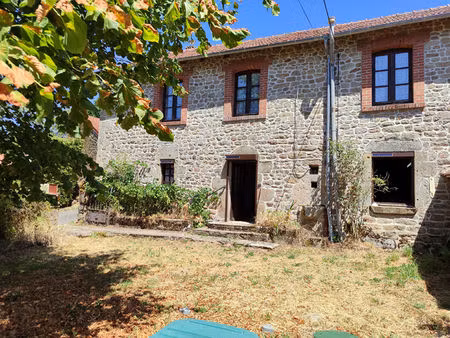 la nouaille maison et grange attenante a renover