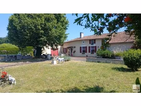 maison 185 m²  4 chambres  terrain clos