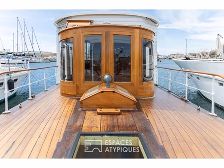 l'âme d'un yacht centenaire  l'élégance d'un art de vivre contemporain