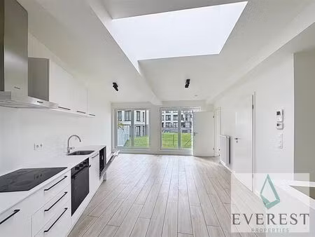 appartement à louer avec terrasse et jardin   laeken (vbe51476)