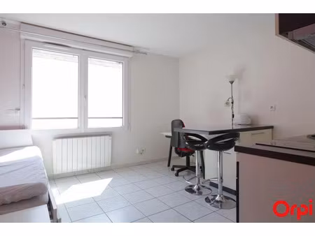 location meublée appartement 1 pièce 22.39 m² à villeurbanne (69100)  564 €