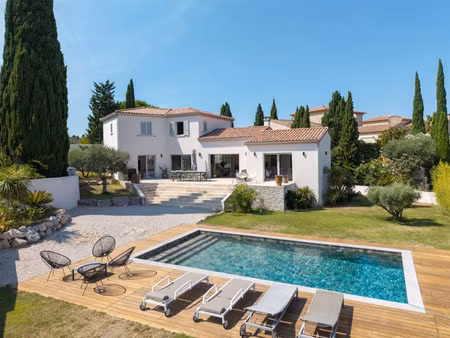 villa de luxe à vendre à bouzigues