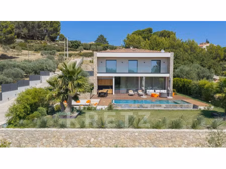 maison de luxe à vendre dans le quartier saint chamas nord