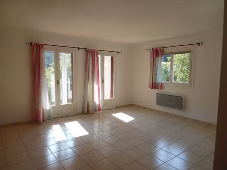ref 027 appartement f2 dans residence de standing