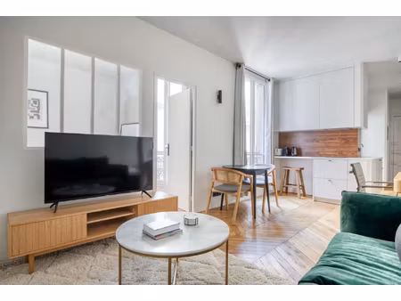 charmant t2 rénové en plein marais