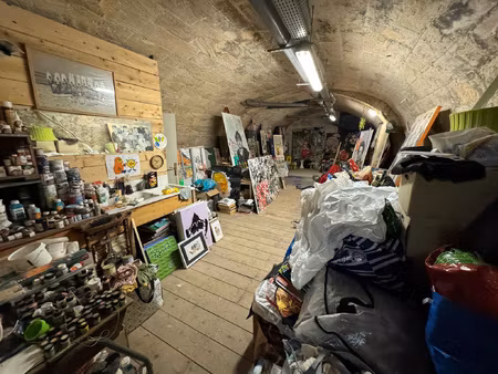 bordeaux victoire - cave de 60 m2 saine et aménagée