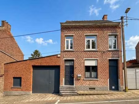 splendide maison avec grand hangar et jardin