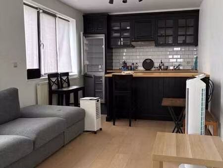 appartement 1 ch. lumineux à lasne  cuisine moderne