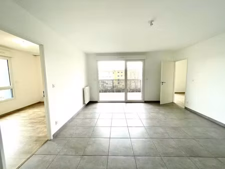 beau t4 avec grand balcon