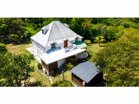 immeuble de rapport au gosier périnet 3 duplex loués ter