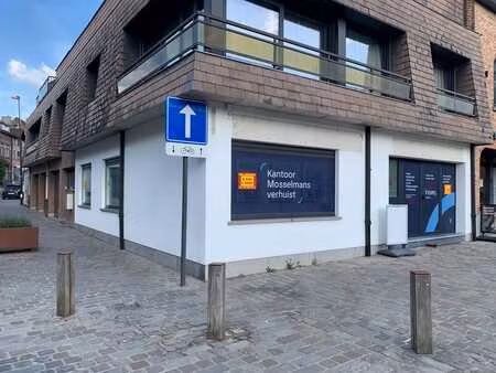 espace de bureaux très bien situé dans le centre avec garage