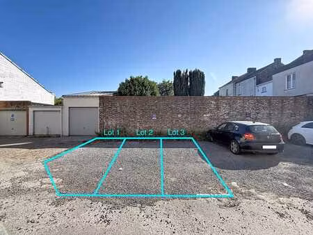 trois places de parking privatives en centre-ville