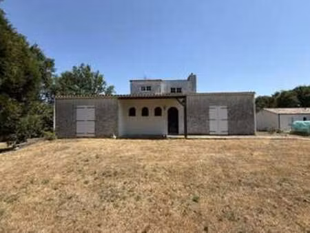 vente maison à landeronde (85150) : à vendre / 135m² landeronde