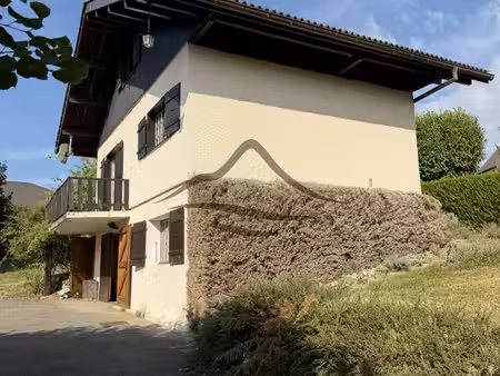 maison de charme à réinventer sur près de 1 000 m2 : un lieu