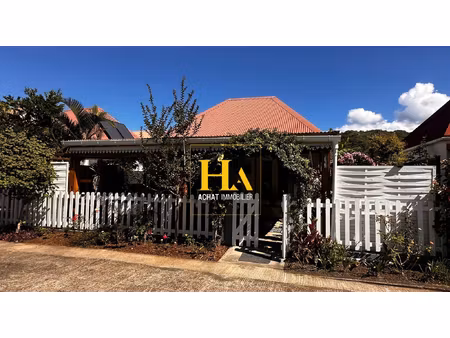maison entre deux t2/3 jardin arboré