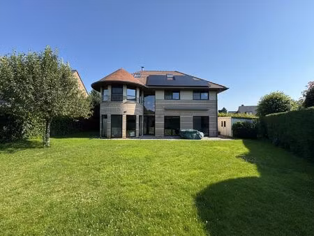 villa à louer avec garage et terrasse   waterloo (rbw57852)