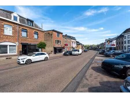 maison 4 chambres avec cour et emplacement de parking