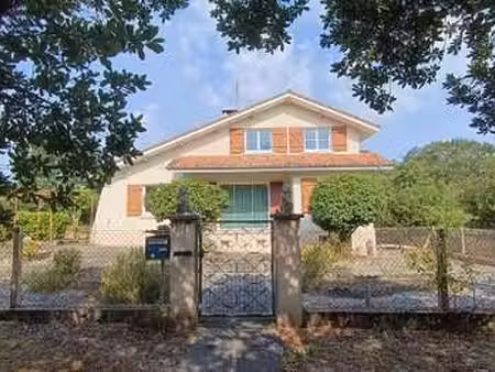 vente maison piscine à saint-julien-en-born (40170) : à vendre piscine / 191m² saint-julie