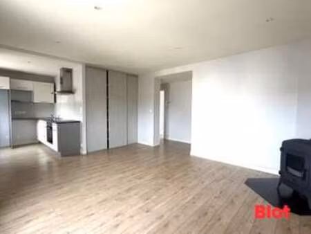 location appartement 2 pièces à fougères (35300) : à louer 2 pièces / 56m² fougères