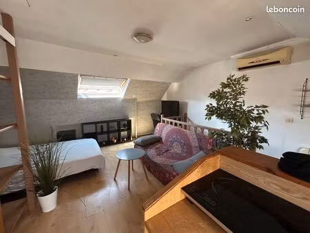 studio mansardé lumineux 20 m² carrez (31 m² au sol) — 10 min rer e