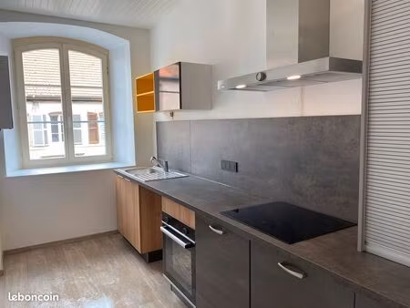 f4 centre ville phalsbourg 90m2